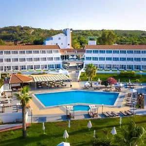 Adelais Bay Hotel